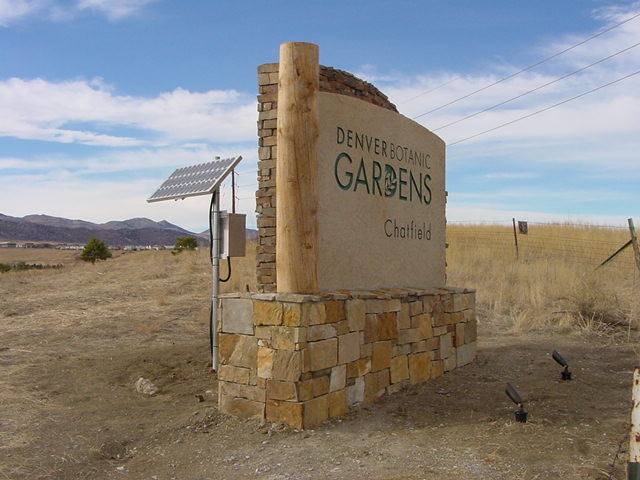 Solar powered low voltage sign lighting